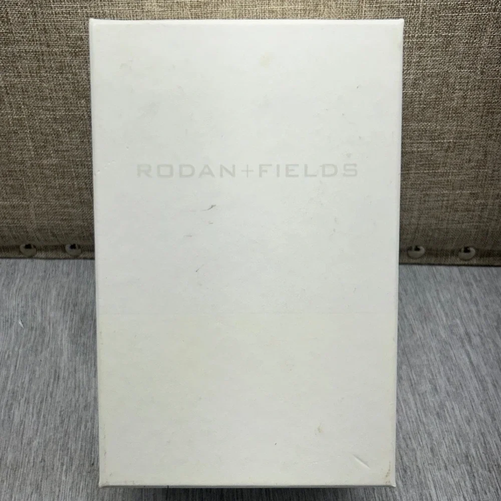 Rodan + Fields Pore Cleansing System Tool with Pore Prep Solution and Tips White